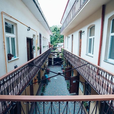 Wonderful Flat On City Center Ужгород Экстерьер фото