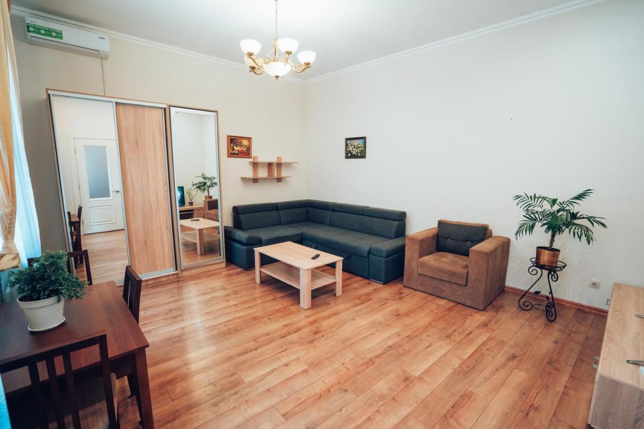 Wonderful Flat On City Center Ужгород Экстерьер фото